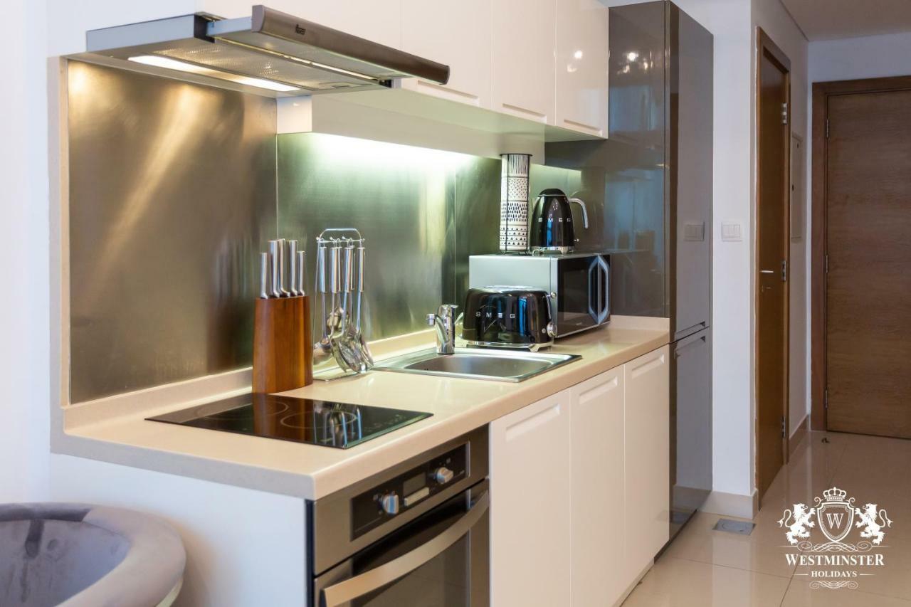 Westminster Claren Tower - Downtown Apartment Дубай Екстериор снимка