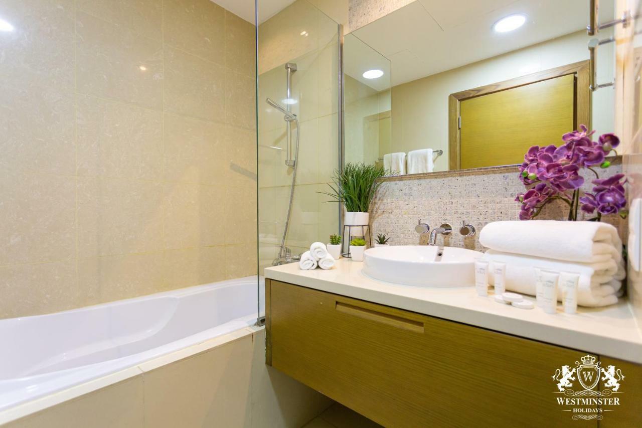 Westminster Claren Tower - Downtown Apartment Дубай Екстериор снимка