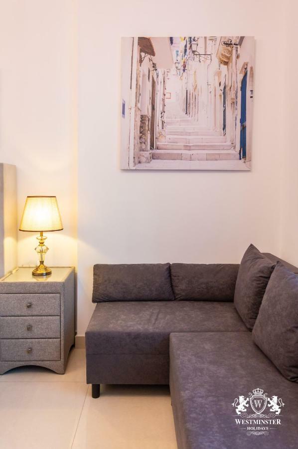 Westminster Claren Tower - Downtown Apartment Дубай Екстериор снимка