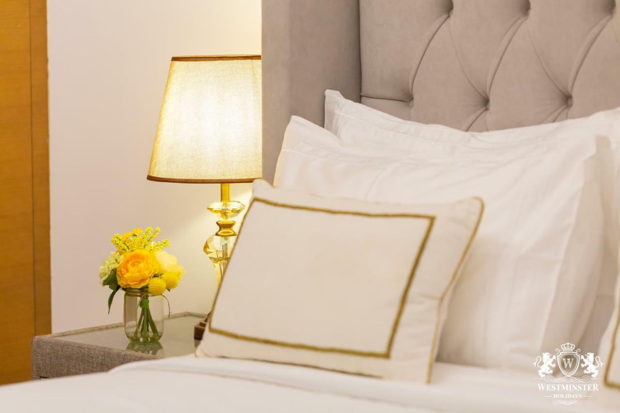 Westminster Claren Tower - Downtown Apartment Дубай Екстериор снимка